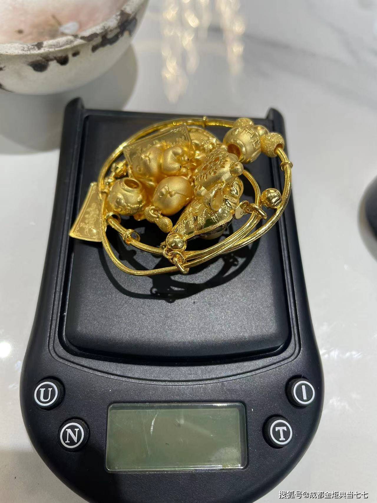 临海最新24小时上门回收金价方法分析(最方便真实的临海24小时上门回收黄金方法)